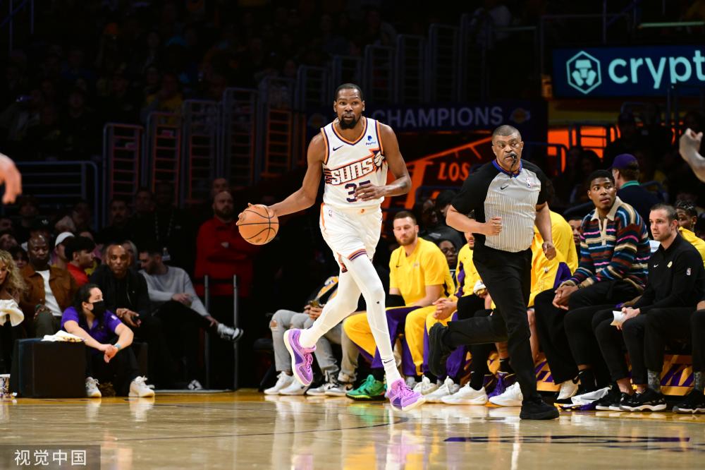 使得他在球 使得他在球